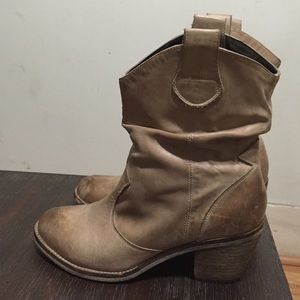 Aldo taupe western style ankle boots size 8
