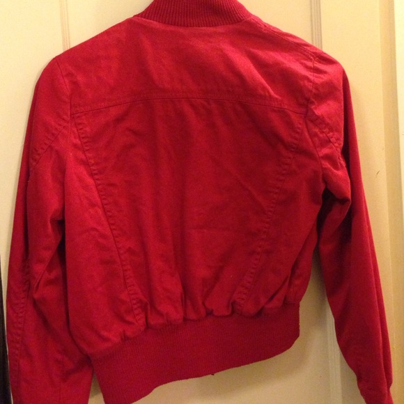 Red jacket - Picture 2 of 3