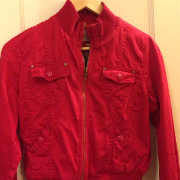 Red jacket - Picture 3 of 3