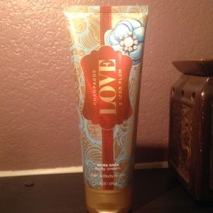 Final markdown!Champagne Love and Iced Plum lotion