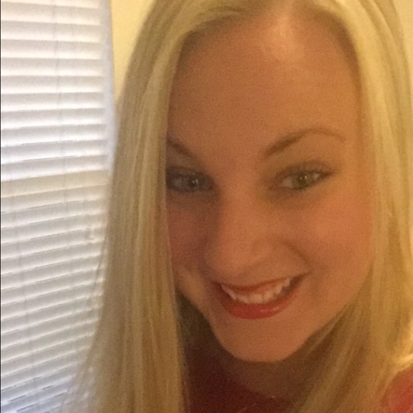 Meet your Posher, Sara - Picture 1 of 1