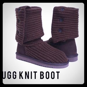 ISO KNITED UGGS!!!!!!!!!