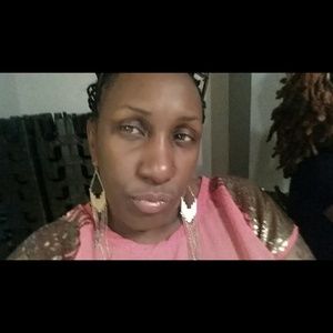 Meet your Posher, Carla