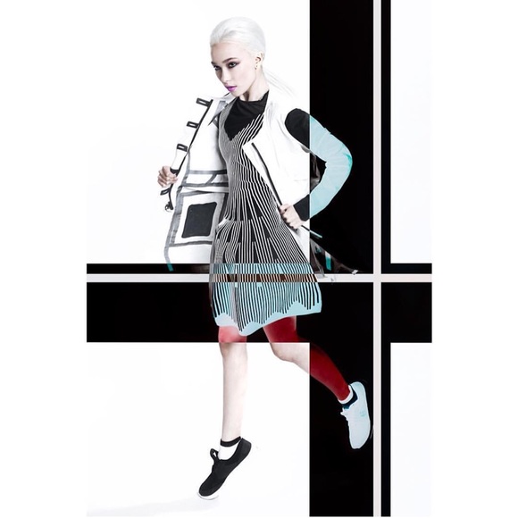 ✨🌚MEET YOUR POSH SELLER MELODY G 🌚✨ - Picture 3 of 4