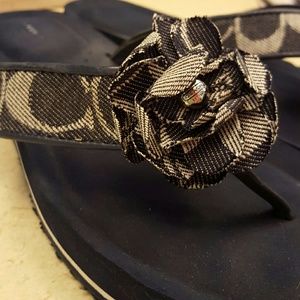 Coach flipflops