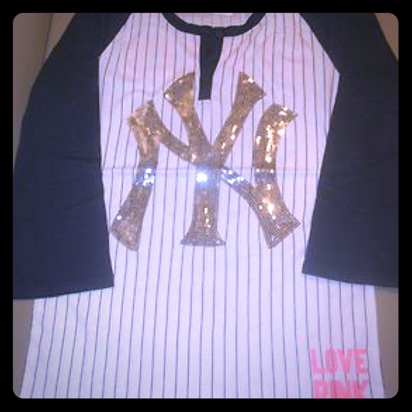 Iso New York Yankee vs pink clothing