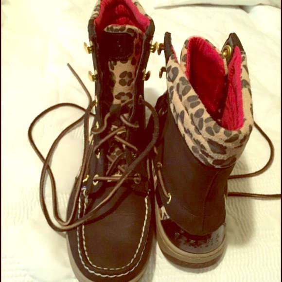 Sperry topsider boots.