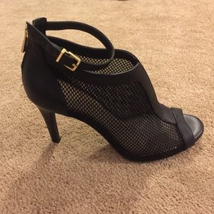 Jessica Simpson Mesh black heels.