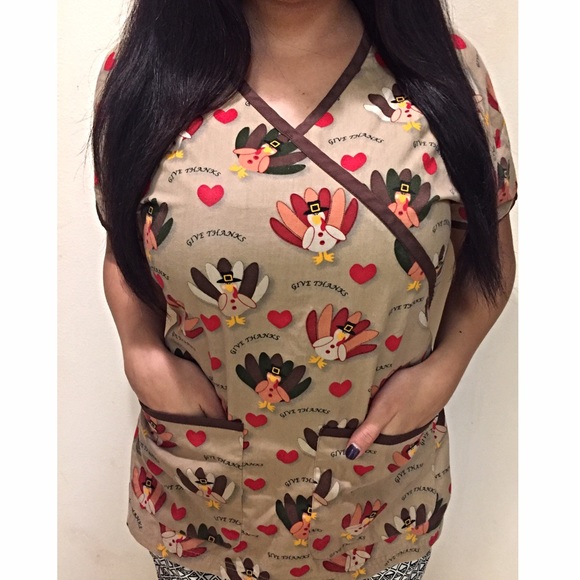 SOLD🔴🔴🔴Thanksgiving Scrub Top