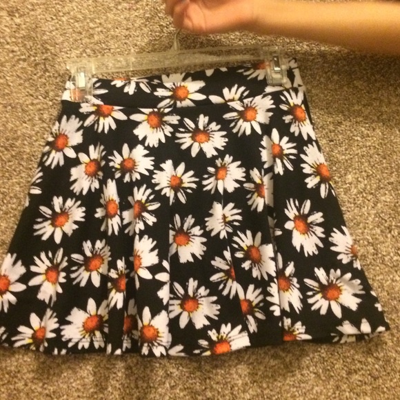 Daisy skirt "KIDS SKIRT SIZE MEDIUM"