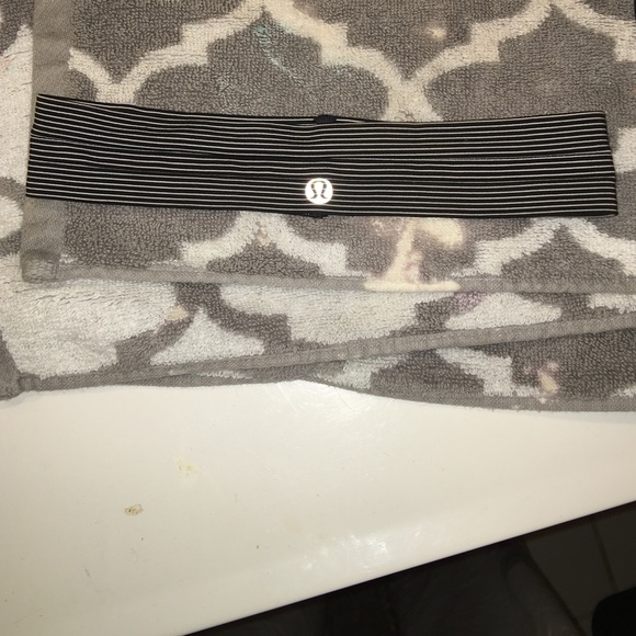 Super cute lululemon headband