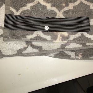 Super cute lululemon headband