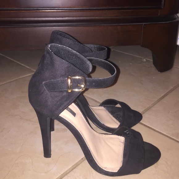 Black open toed ankle strapped heals