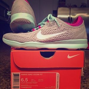 Nike Zoom Fit Women's 6.5