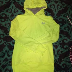 Under Armour Pull Over hoodie