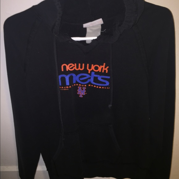 Black New York mets hoodie. Very warm.