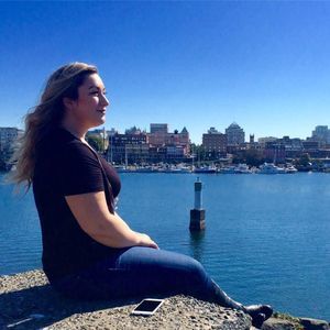 Meet your Posher, Clarissa