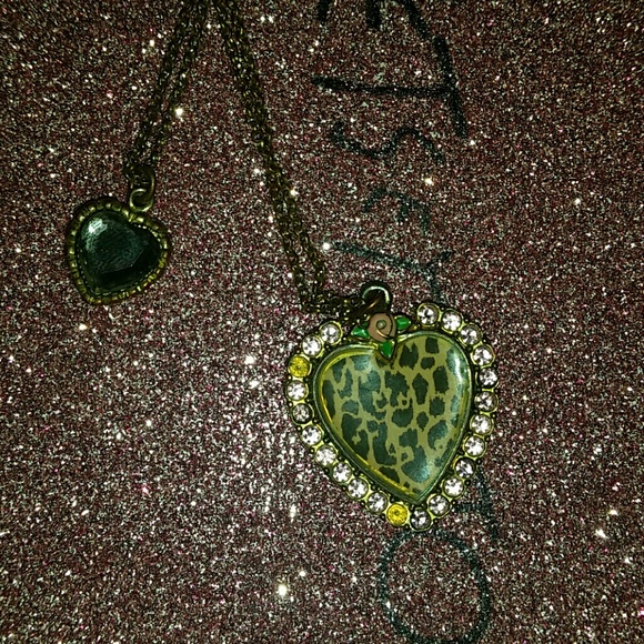 Betsey Johnson Heart necklace