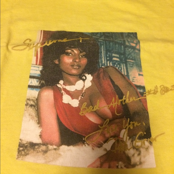 ⛔️SOLD⛔️Supreme T-shirt - Picture 2 of 3