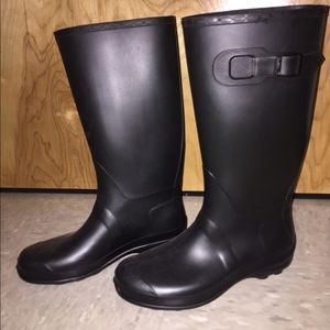 Brand new rain boots