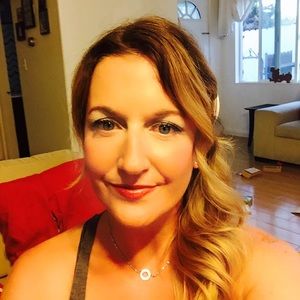 Meet your Posher, Rhonica