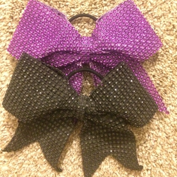 2 purple and black bows / great condition👌🏼
