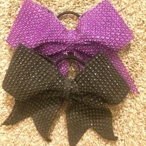 2 purple and black bows / great condition👌🏼