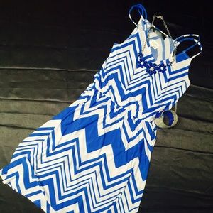 Chevron dress 96% Polyester. 4% Spandex