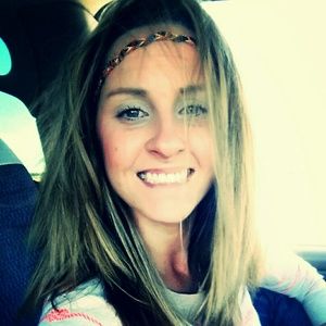 Meet your Posher, Caitlin