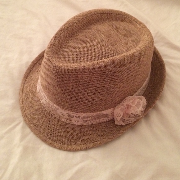 Cute tan fedora with lace flower
