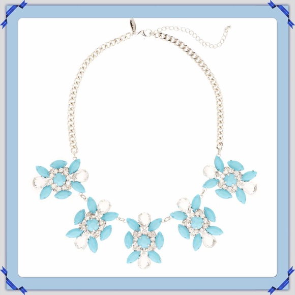 🎄New Turquoise 5 Station Flower Necklace.