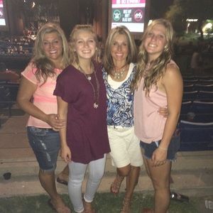 Meet your Posher, Danielle