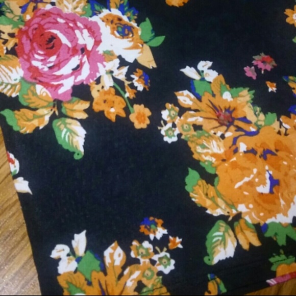 🚫SOLD🚫 2 Piece Floral Dress - Picture 4 of 4