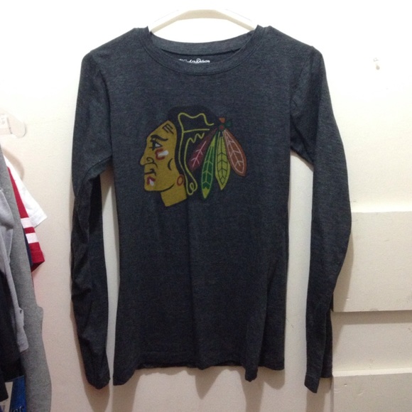 Long sleeve Blackhawks shirt