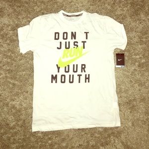 Men's large Nike shirt