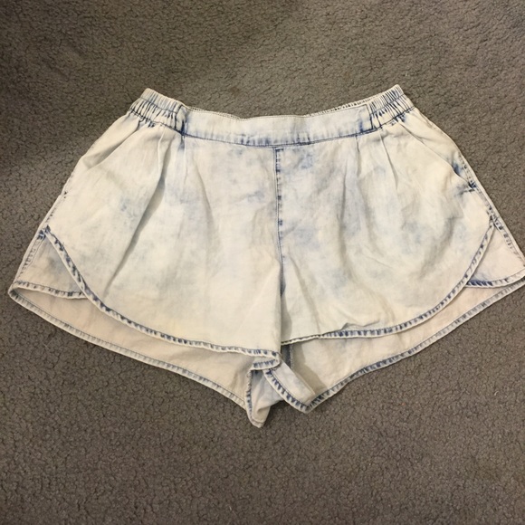 American Eagle Outfitters Pants - acid washed denim shorts