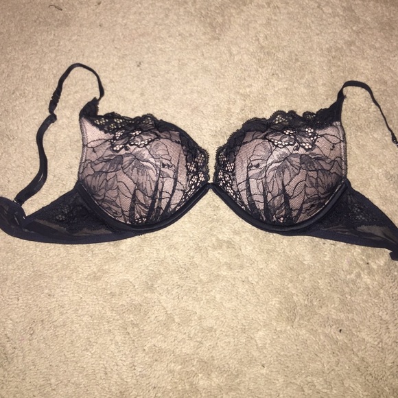 34C Victoria's Secret lace bra