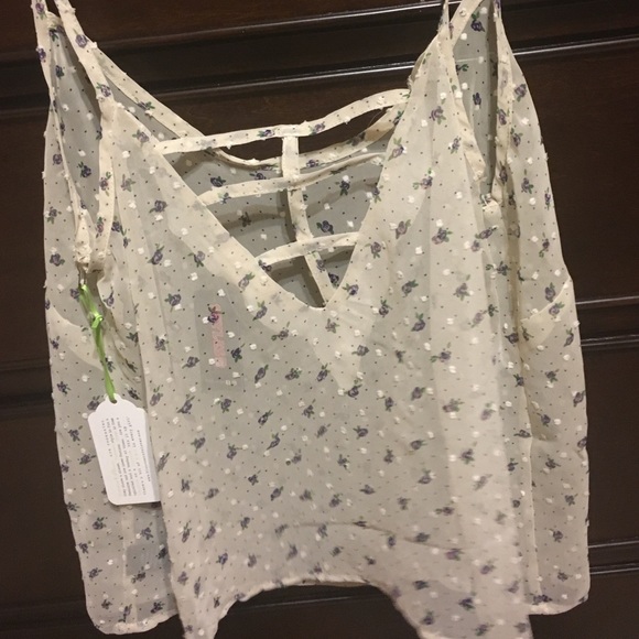 Medium cute flowery shirt