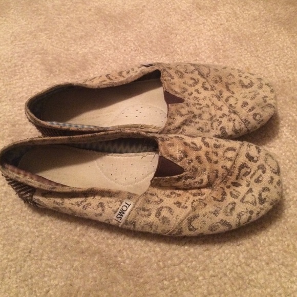 Toms
