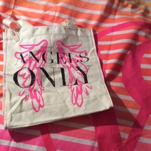 NWT VS Tote with roll-up beach blanket