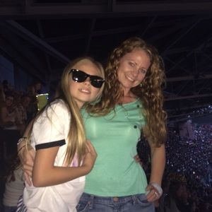 Meet your Posher, Felisha