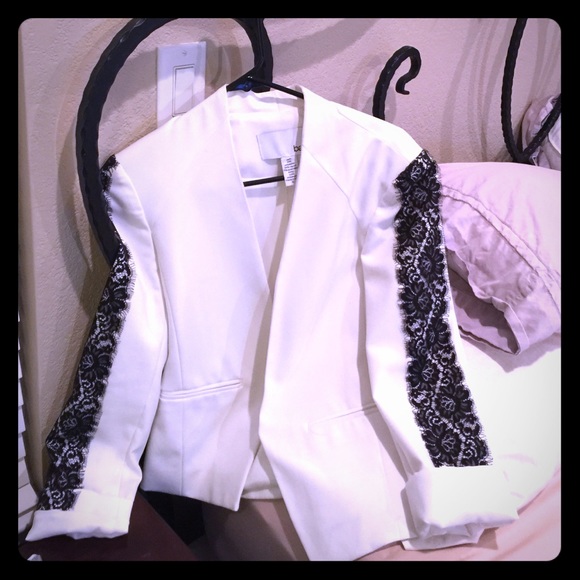 Bar III White with black lace blazer