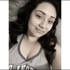 Meet your Posher, Mirella