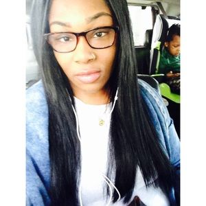 Meet your Posher, Zakia