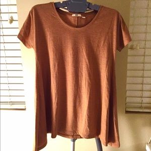 Uniqlo T-Shirt/ Orange🍊A shape