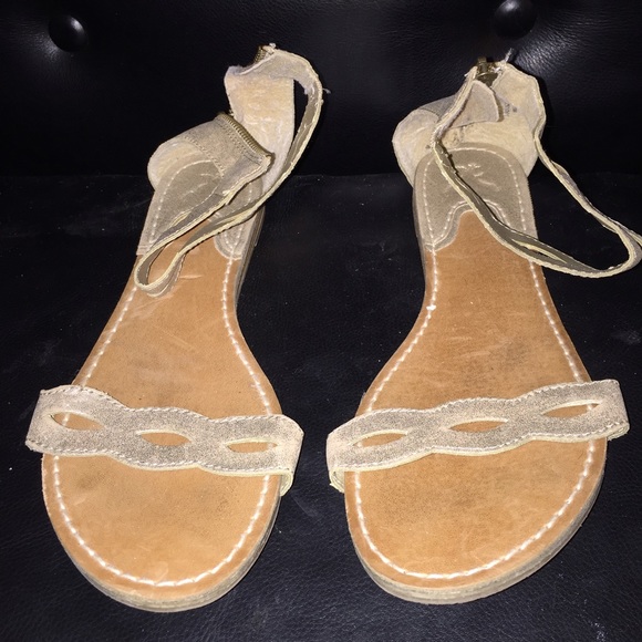 American Eagle Sandals