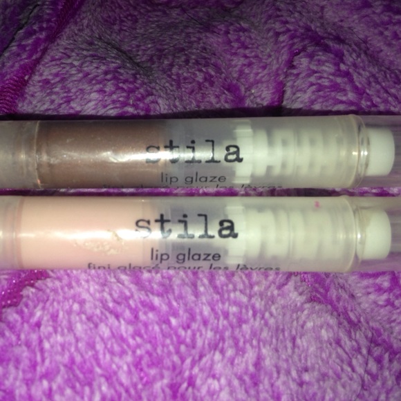 2 stila lip glazes barely used . - Picture 1 of 3