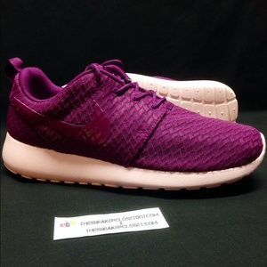 DS NIKE ROSHE ONE MULBERRY WOMENS Sz 7.5