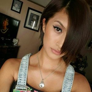 Meet your Posher, Roxanne