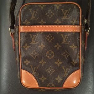 💯 Authentic Louis Vuitton Crossbody